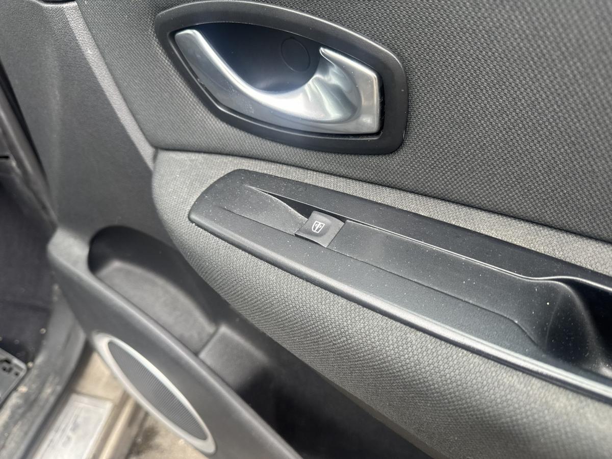 Renault Scenic 3 original T&uuml;r vorne rechts DQ44 Bleu Odyssee Metallic Rohbau Bj.2009